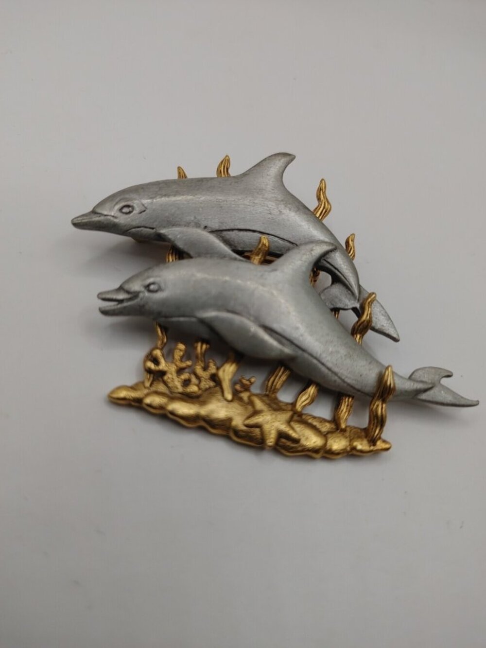 VTG BROOCH/PIN Swimming Under The Sea SIGNEDJJ